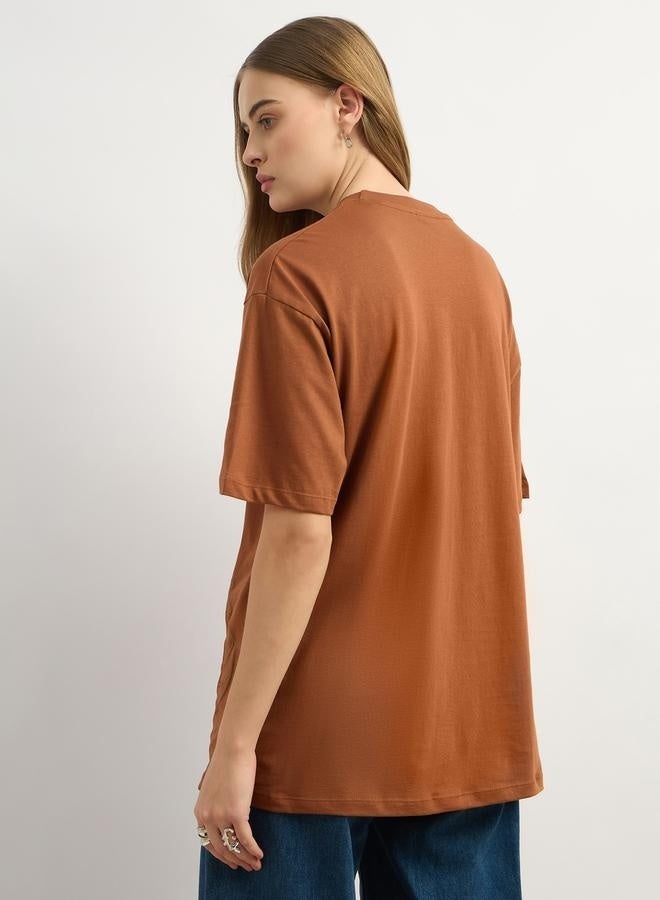 Styli Graphic Print Oversized Round Neck Longline T-Shirt - Image 5